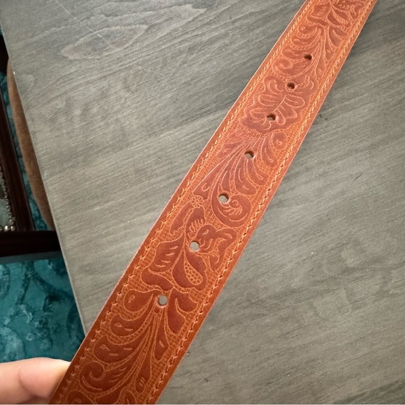 MOST WANTED Leather Wide Western Buckle Tooled Embellished Belt size L NWT - Picture 9 of 9